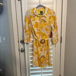 NWT Vince Camuto yellow floral dress . Size 14